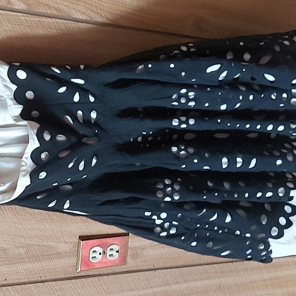 Dress - Picture 5 of 6